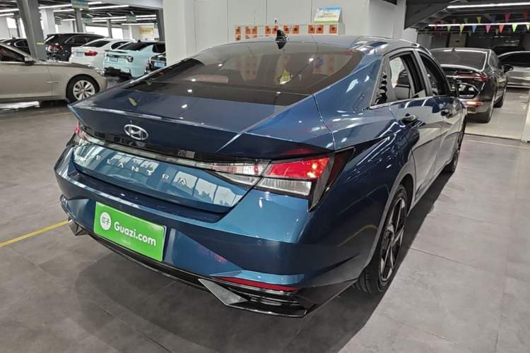 Used Hyundai Elantra 2021 1.5L CVT GLX Elite Edition Rear Right 45 Deg