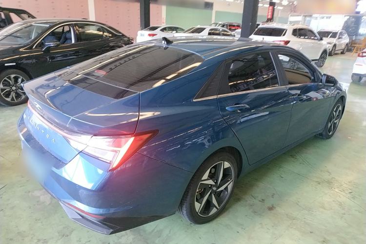 Used Hyundai Elantra 2021 1.5L CVT LUX Prestige Edition Rear Right 45 Deg