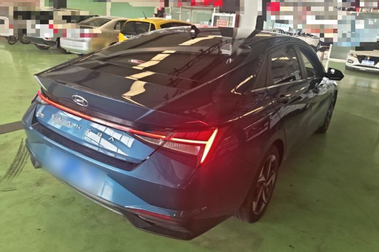 Used Hyundai Elantra 2021 1.5L CVT LUX Prestige Edition Rear Right 45 Deg