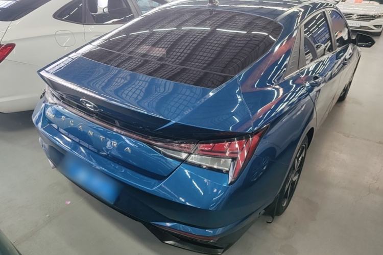 Used Hyundai Elantra 2021 1.5L CVT LUX Prestige Edition Rear Right 45 Deg