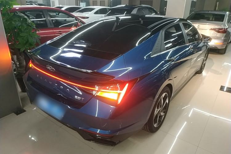 Used Hyundai Elantra 2021 1.5L CVT LUX Prestige Edition Rear Right 45 Deg