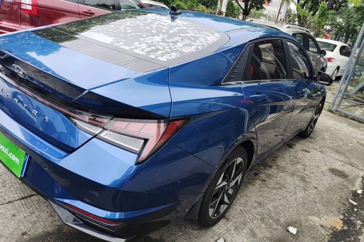 Used Hyundai Elantra 2021 1.5L CVT LUX Prestige Edition Rear Right 45 Deg