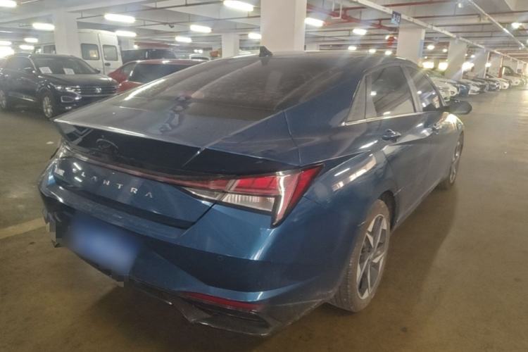 Used Hyundai Elantra 2021 1.5L CVT LUX Prestige Edition Rear Right 45 Deg