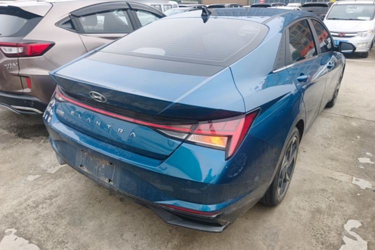Used Hyundai Elantra 2021 1.5L CVT LUX Prestige Edition Rear Right 45 Deg