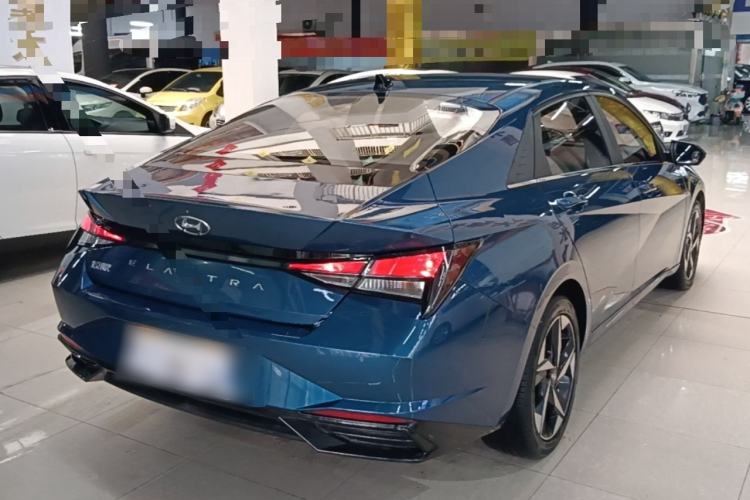 Used Hyundai Elantra 2021 1.5L CVT GLX Elite Edition Rear Right 45 Deg