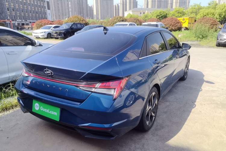 Used Hyundai Elantra 2021 1.5L CVT LUX Prestige Edition Rear Right 45 Deg