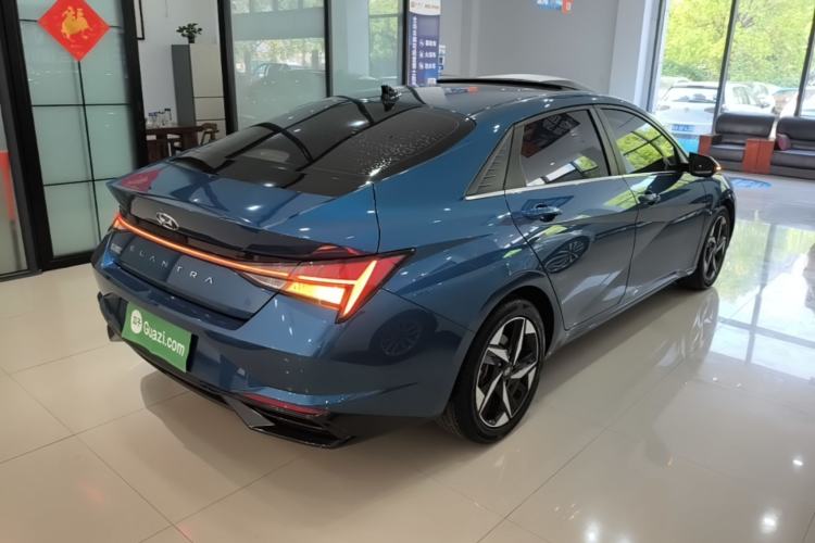 Used Hyundai Elantra 2021 1.5L CVT GLX Elite Edition Rear Right 45 Deg