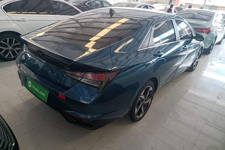 Used Hyundai Elantra 2021 1.5L CVT GLX Elite Edition Rear Right 45 Deg