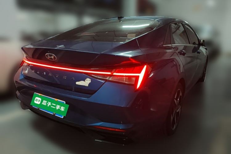 Used Hyundai Elantra 2021 1.5L CVT LUX Prestige Edition Rear Right 45 Deg