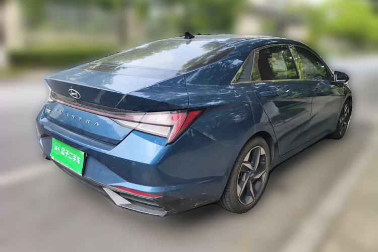 Used Hyundai Elantra 2021 1.5L CVT LUX Prestige Edition Rear Right 45 Deg