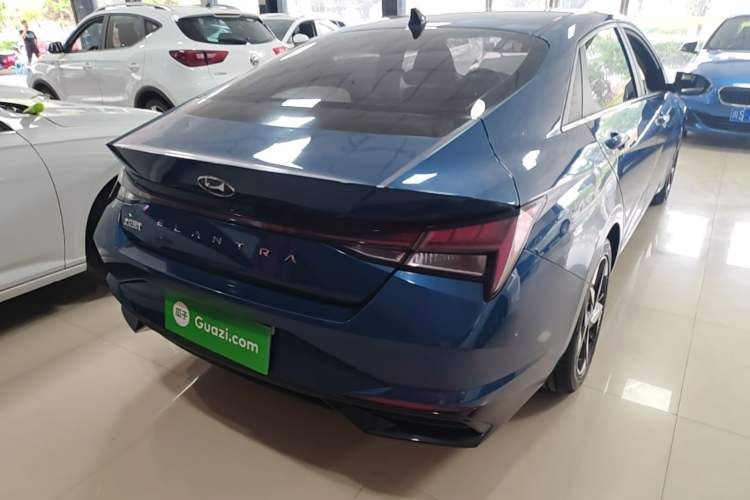Used Hyundai Elantra 2021 1.5L CVT LUX Prestige Edition Rear Right 45 Deg
