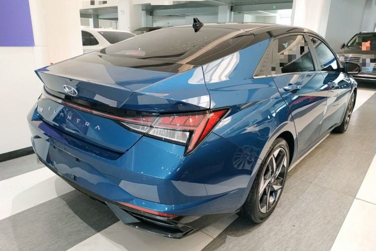 Used Hyundai Elantra 2021 1.5L CVT LUX Prestige Edition Rear Right 45 Deg