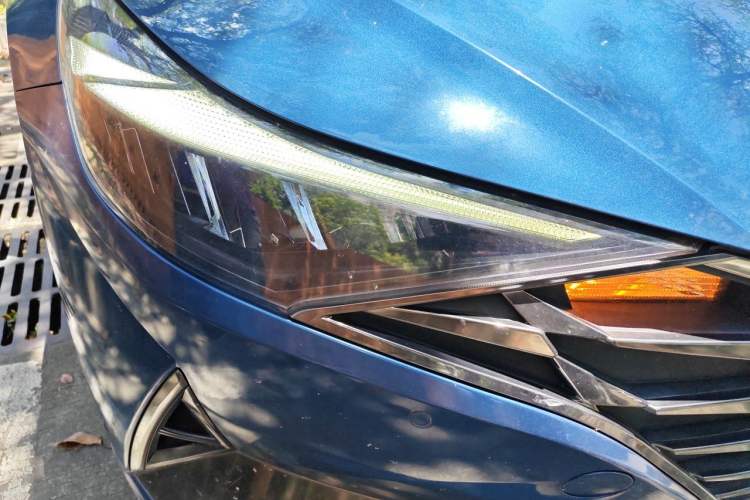 Used Hyundai Elantra 2021 1.5L CVT GLX Elite Edition Right Front Headlight