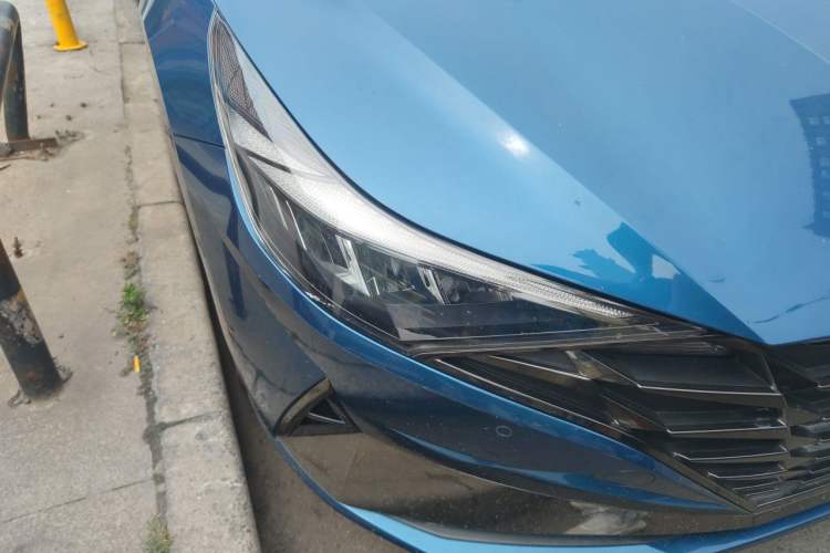 Used Hyundai Elantra 2021 1.5L CVT GLX Elite Edition Right Front Headlight