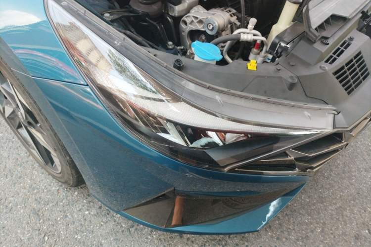 Used Hyundai Elantra 2021 1.5L CVT LUX Prestige Edition Right Front Headlight