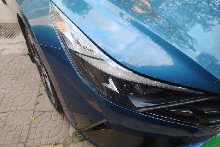 Used Hyundai Elantra 2021 1.5L CVT LUX Prestige Edition Right Front Headlight