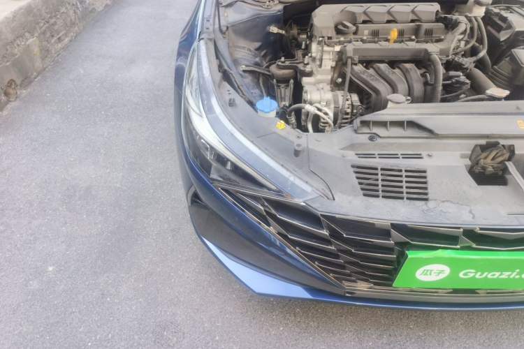 Used Hyundai Elantra 2021 1.5L CVT GLX Elite Edition Right Front Headlight