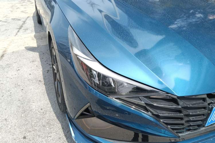 Used Hyundai Elantra 2021 1.5L CVT LUX Prestige Edition Right Front Headlight