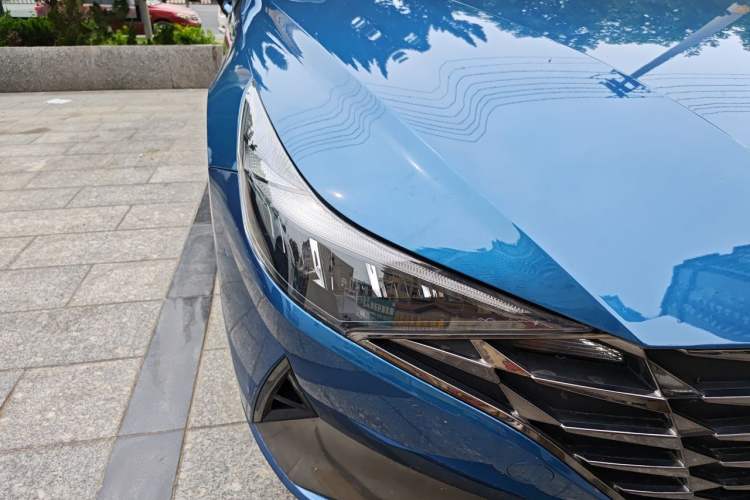 Used Hyundai Elantra 2021 1.5L CVT LUX Prestige Edition Right Front Headlight