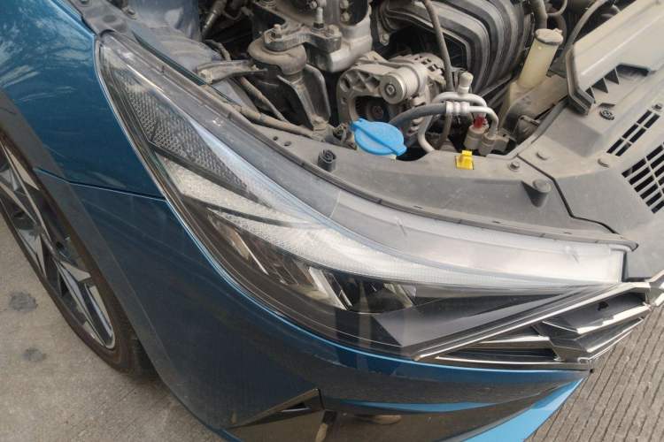Used Hyundai Elantra 2021 1.5L CVT LUX Prestige Edition Right Front Headlight