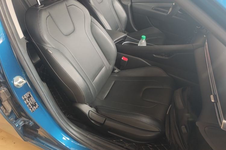 Used Hyundai Elantra 2021 1.5L CVT LUX Prestige Edition Right Front Seat