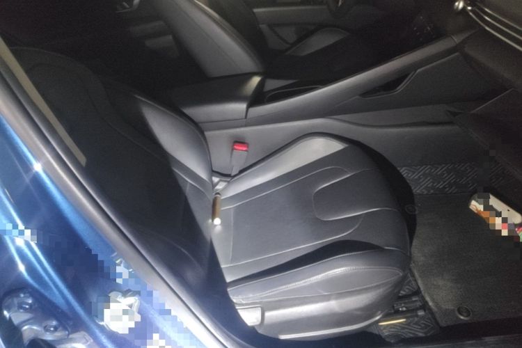 Used Hyundai Elantra 2021 1.5L CVT LUX Prestige Edition Right Front Seat