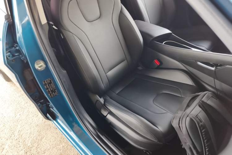 Used Hyundai Elantra 2021 1.5L CVT LUX Prestige Edition Right Front Seat