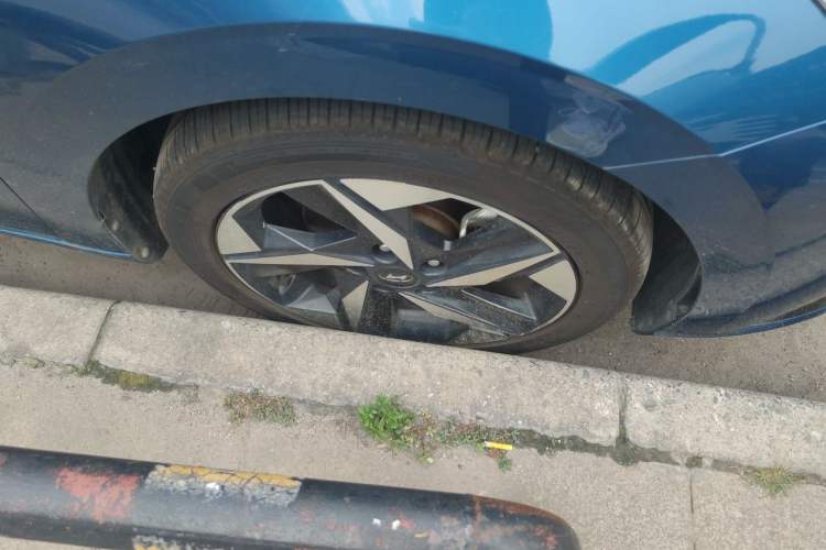 Used Hyundai Elantra 2021 1.5L CVT GLX Elite Edition Right Front Wheel Hub
