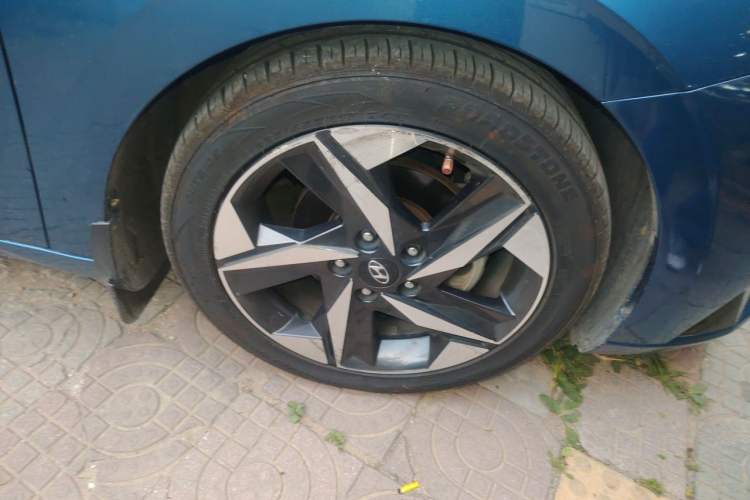 Used Hyundai Elantra 2021 1.5L CVT LUX Prestige Edition Right Front Wheel Hub