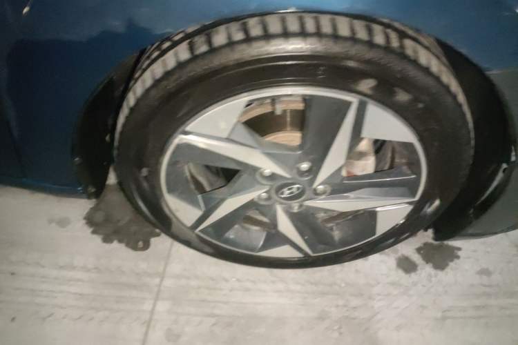 Used Hyundai Elantra 2021 1.5L CVT LUX Prestige Edition Right Front Wheel Hub