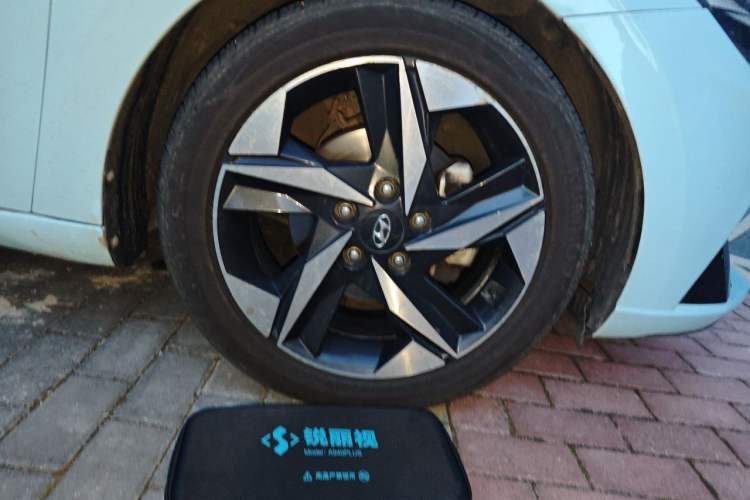 Used Hyundai Elantra 2021 1.5L CVT GLX Elite Edition Right Front Wheel Hub