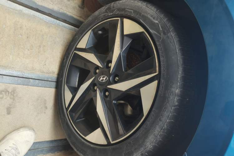 Used Hyundai Elantra 2021 1.5L CVT GLX Elite Edition Right Front Wheel Hub