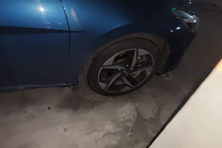 Used Hyundai Elantra 2021 1.5L CVT GLX Elite Edition Right Front Wheel Hub