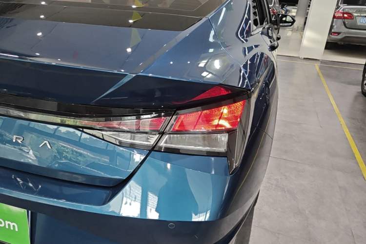 Used Hyundai Elantra 2021 1.5L CVT GLX Elite Edition Right Rear Taillight