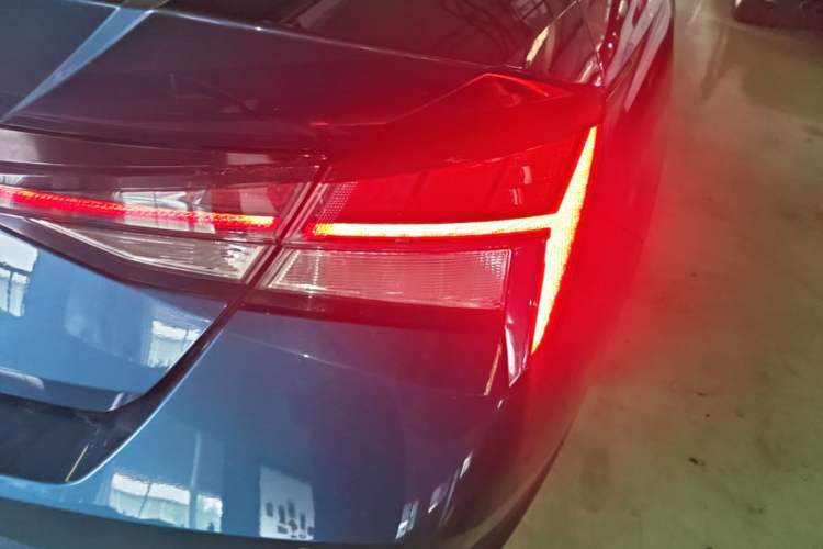 Used Hyundai Elantra 2021 1.5L CVT LUX Prestige Edition Right Rear Taillight