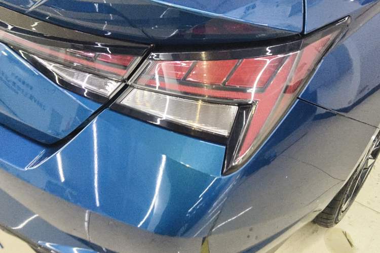 Used Hyundai Elantra 2021 1.5L CVT LUX Prestige Edition Right Rear Taillight