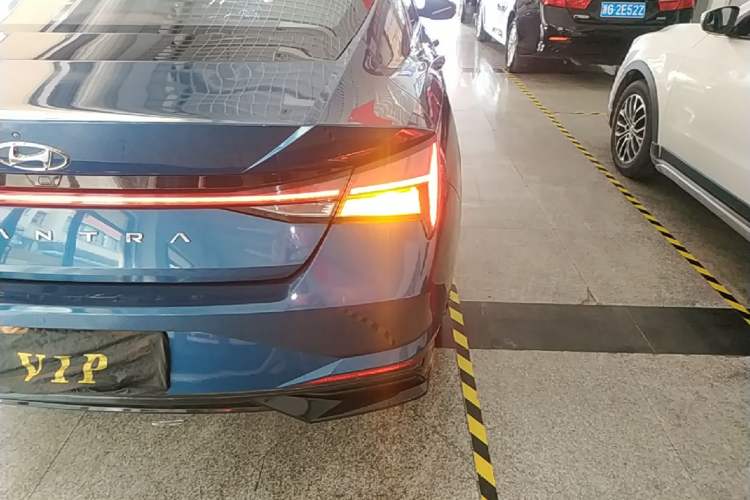 Used Hyundai Elantra 2021 1.5L CVT LUX Prestige Edition Right Rear Taillight