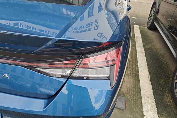 Used Hyundai Elantra 2021 1.5L CVT LUX Prestige Edition Right Rear Taillight