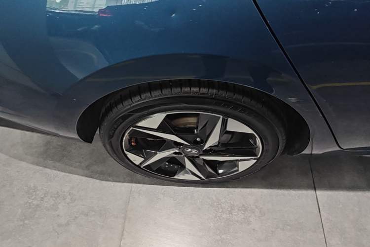 Used Hyundai Elantra 2021 1.5L CVT GLX Elite Edition Right Rear Wheel Hub