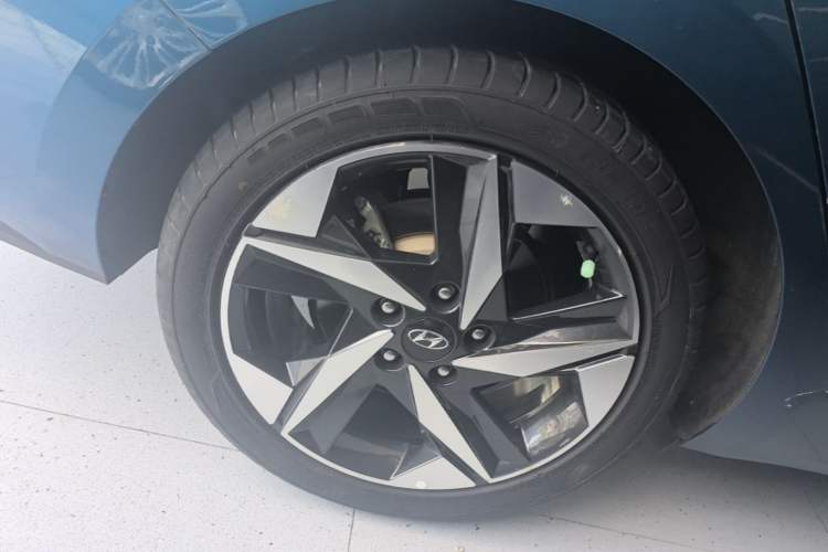 Used Hyundai Elantra 2021 1.5L CVT GLX Elite Edition Right Rear Wheel Hub