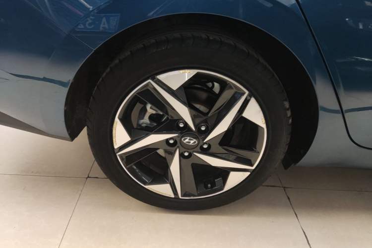 Used Hyundai Elantra 2021 1.5L CVT LUX Prestige Edition Right Rear Wheel Hub