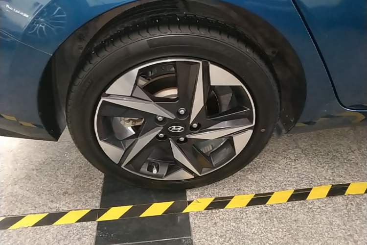 Used Hyundai Elantra 2021 1.5L CVT LUX Prestige Edition Right Rear Wheel Hub