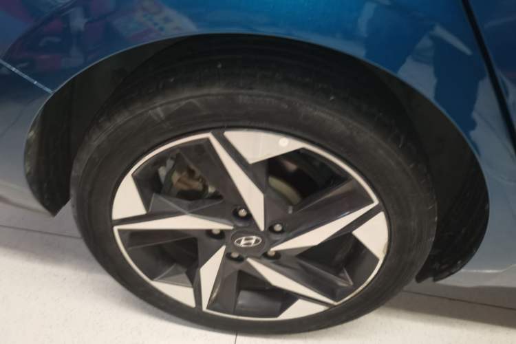 Used Hyundai Elantra 2021 1.5L CVT LUX Prestige Edition Right Rear Wheel Hub
