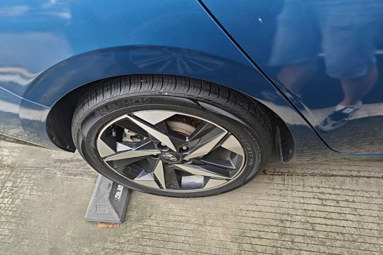 Used Hyundai Elantra 2021 1.5L CVT LUX Prestige Edition Right Rear Wheel Hub