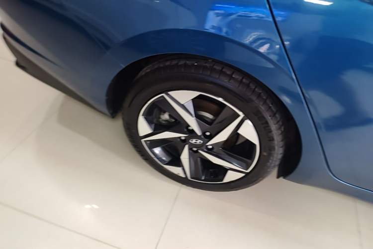 Used Hyundai Elantra 2021 1.5L CVT LUX Prestige Edition Right Rear Wheel Hub