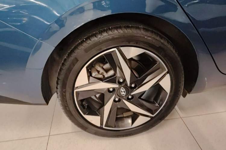 Used Hyundai Elantra 2021 1.5L CVT LUX Prestige Edition Right Rear Wheel Hub