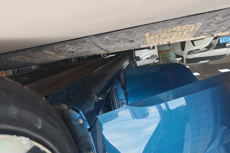 Used Hyundai Elantra 2021 1.5L CVT LUX Prestige Edition Right Side Sill