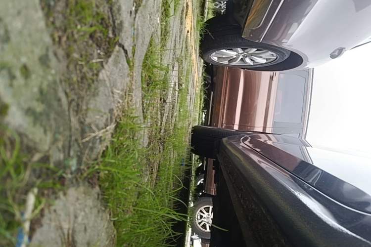 Used Hyundai Elantra 2021 1.5L CVT GLX Elite Edition Right Side Sill