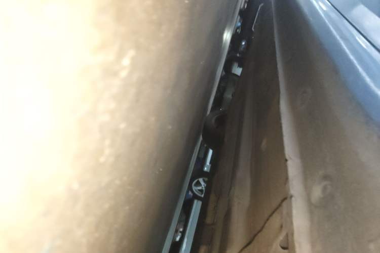 Used Hyundai Elantra 2021 1.5L CVT LUX Prestige Edition Right Side Sill