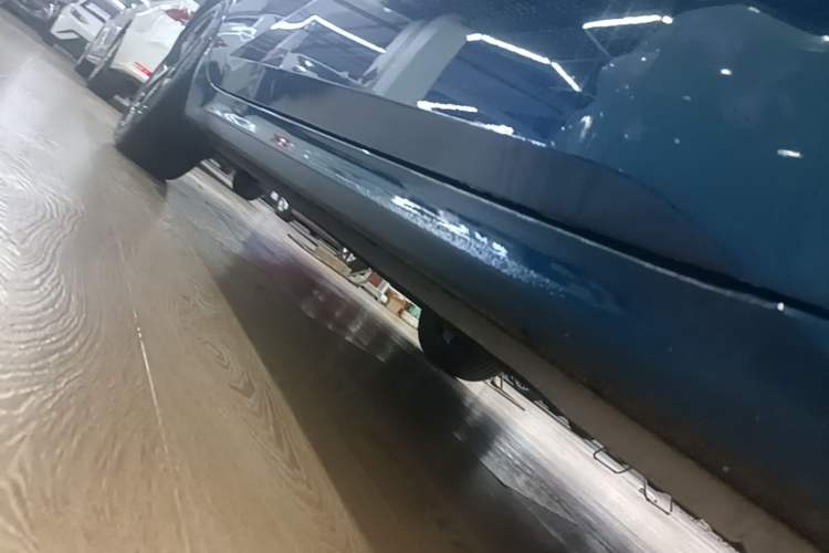 Used Hyundai Elantra 2021 1.5L CVT GLX Elite Edition Right Side Sill